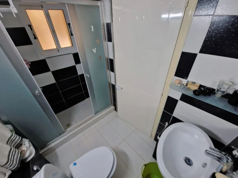 5 Bedroom House for Sale in Parekklisia, Limassol District