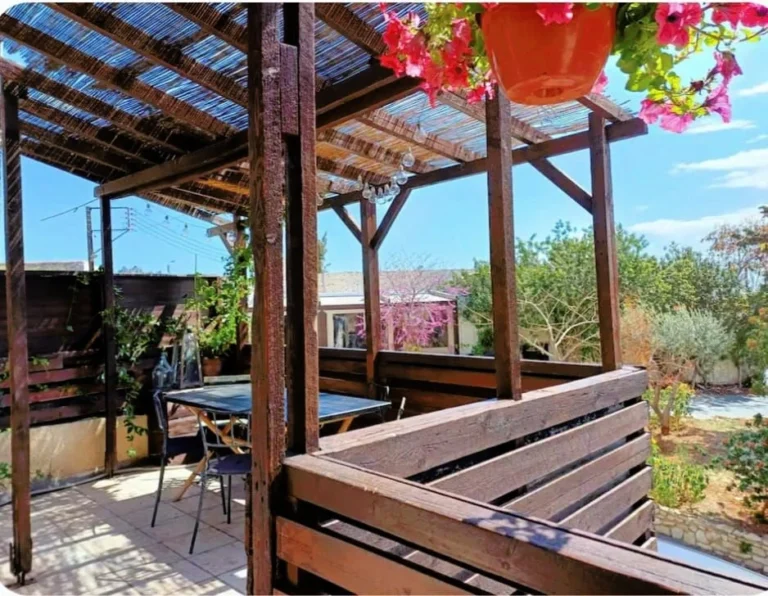 2 Bedroom House for Sale in Pentakomo, Limassol District