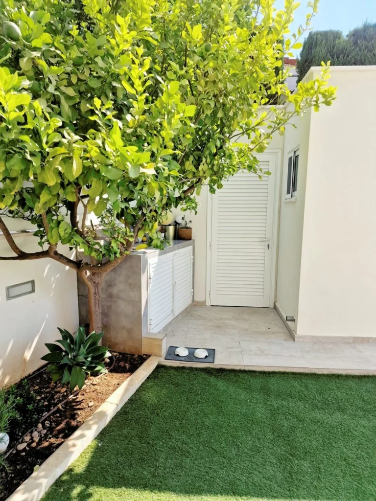 5 Bedroom House for Sale in Limassol – Agios Athanasios