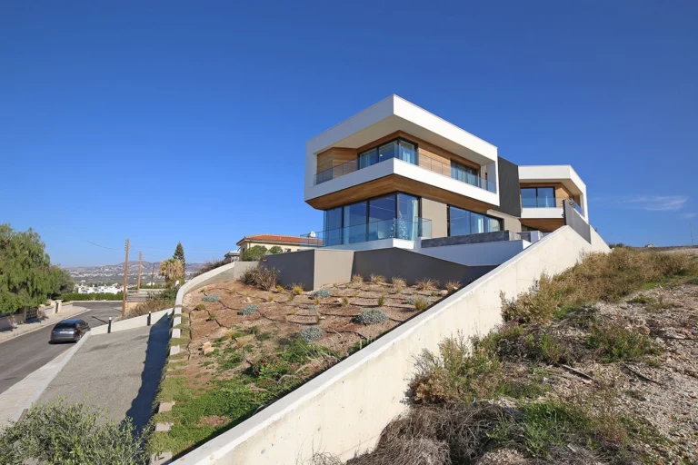 6+ Bedroom House for Sale in Konia, Paphos District