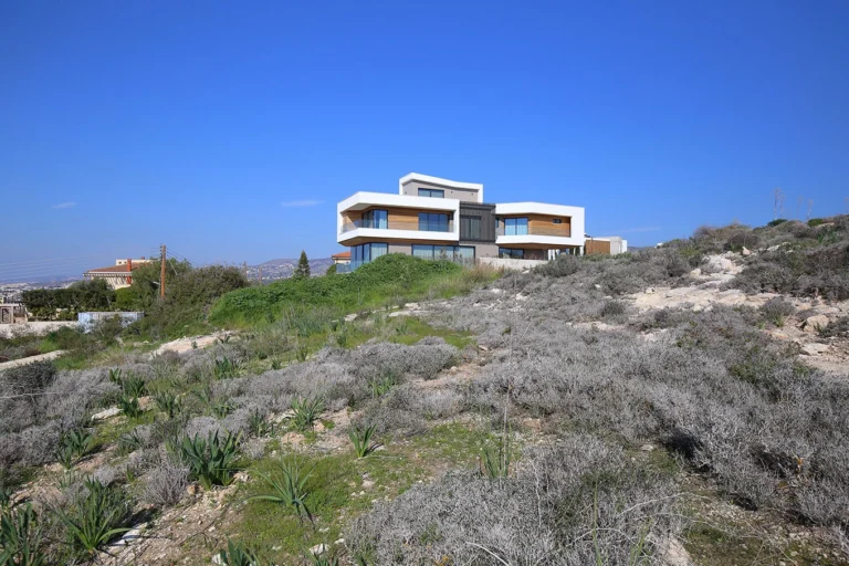6+ Bedroom House for Sale in Konia, Paphos District