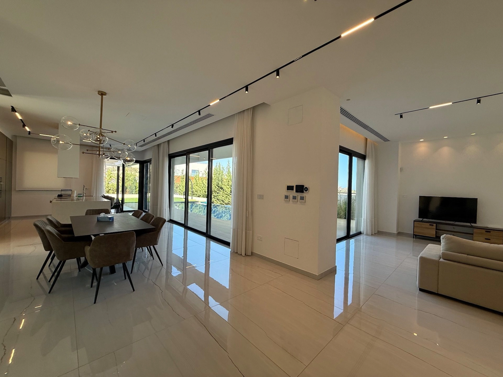 5 Bedroom House for Rent in Agios Tychonas, Limassol District