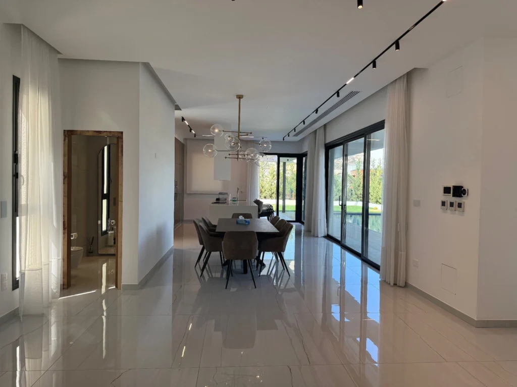 5 Bedroom House for Rent in Agios Tychonas, Limassol District