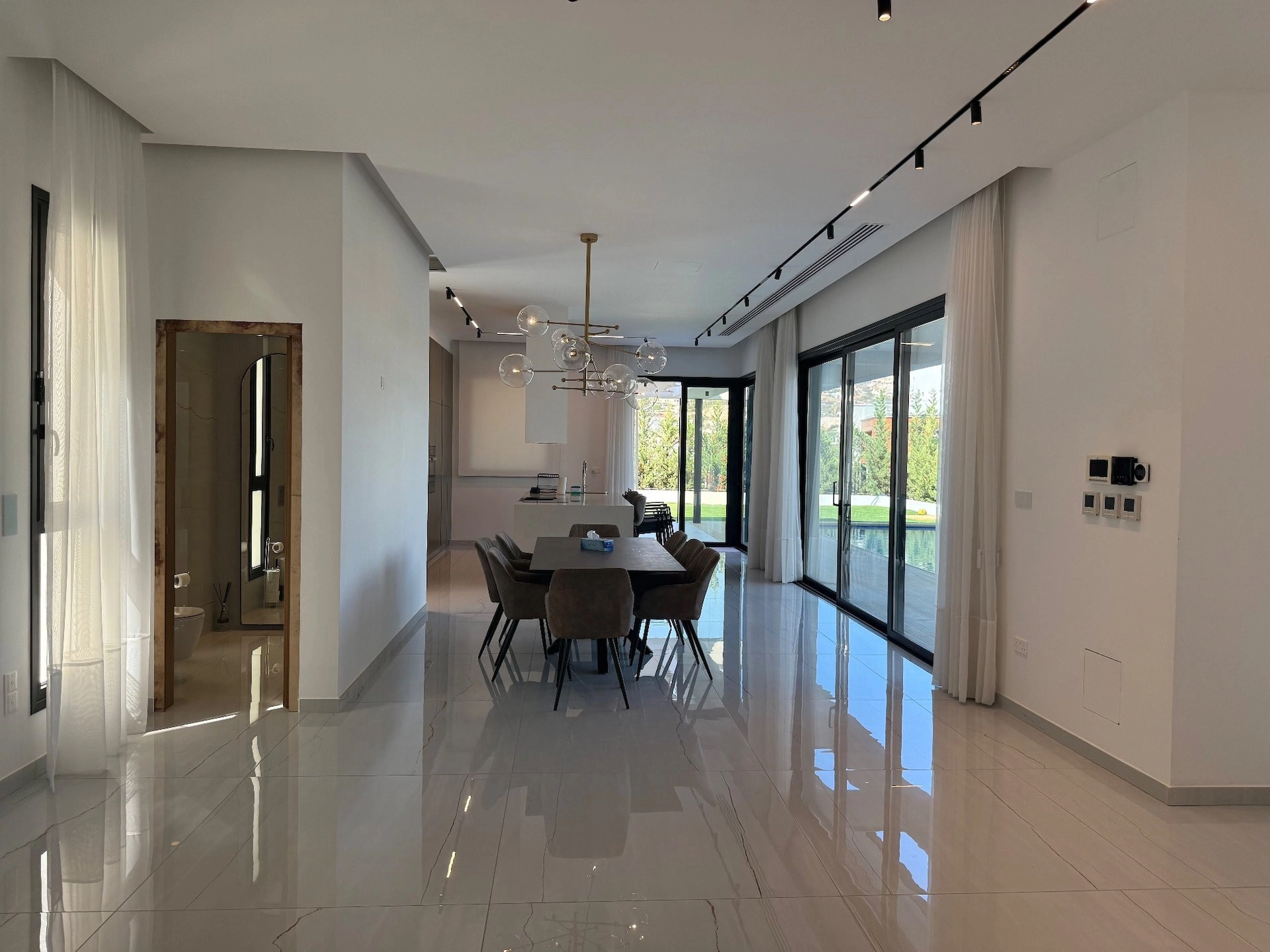 5 Bedroom House for Rent in Agios Tychonas, Limassol District