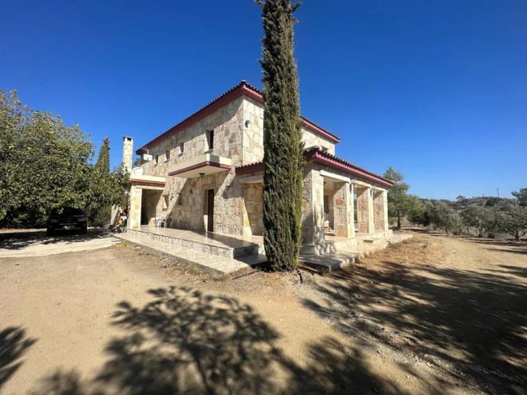 5 Bedroom House for Sale in Moni, Limassol District