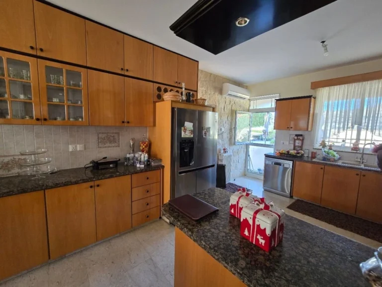 5 Bedroom House for Sale in Fasoula Lemesou, Limassol District