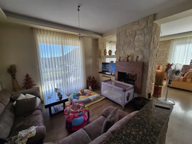 5 Bedroom House for Sale in Fasoula Lemesou, Limassol District