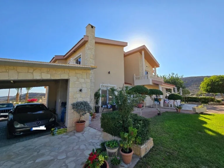 5 Bedroom House for Sale in Fasoula Lemesou, Limassol District