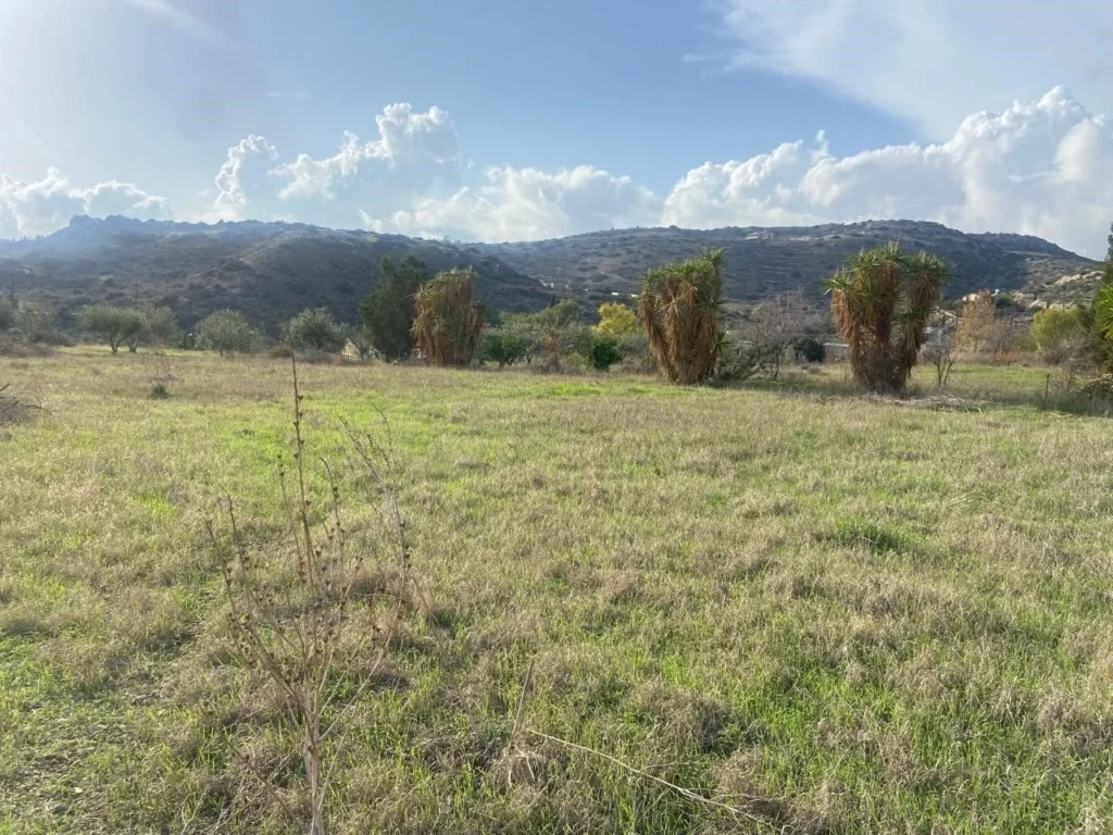 4,544m² Plot for Sale in Agios Tychonas, Limassol District