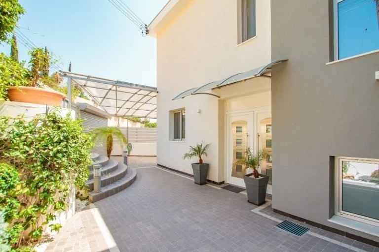 5 Bedroom House for Sale in Agios Tychonas, Limassol District