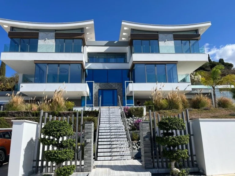 540m² House for Sale in Peyia, Paphos District