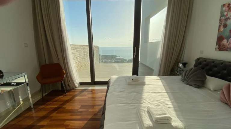 5 Bedroom House for Rent in Peyia, Paphos District