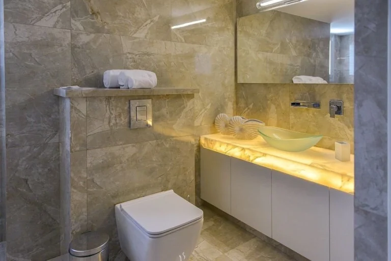 5 Bedroom House for Sale in Agios Tychonas, Limassol District