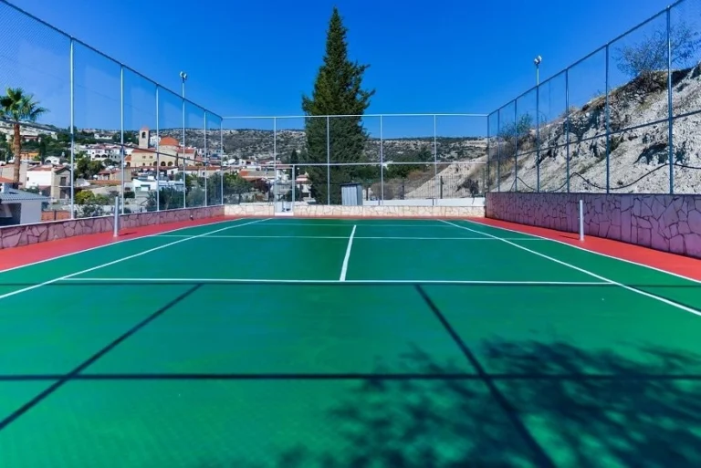 5 Bedroom House for Sale in Agios Tychonas, Limassol District