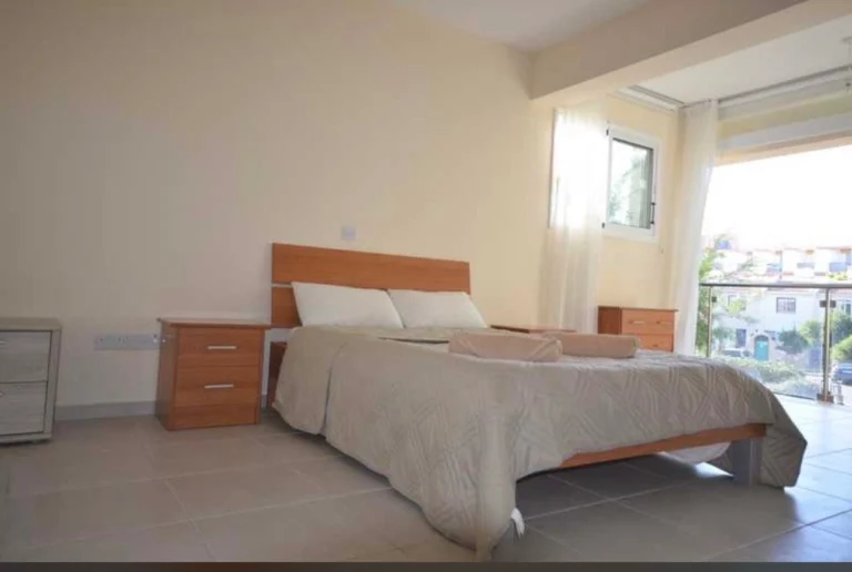 3 Bedroom House for Sale in Tombs Of the Kings, Paphos District