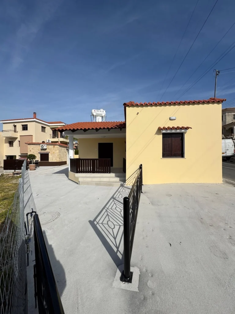 Cheap Houses and Villas for Sale Paphos up to 300000 euro