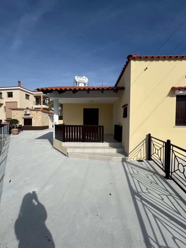 Cheap Houses and Villas for Sale Paphos up to 300000 euro