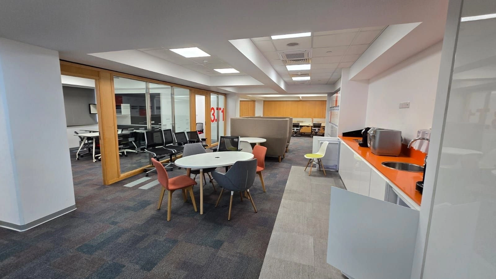 597m² Office for Rent in Limassol District