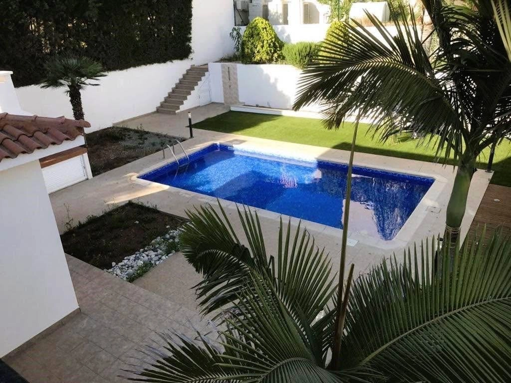 4 Bedroom House for Sale in Agios Tychonas, Limassol District