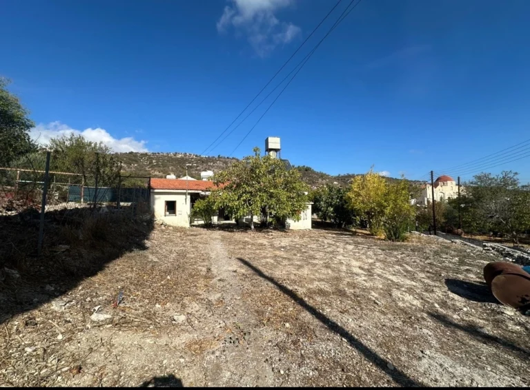 2 Bedroom House for Sale in Salamiou, Paphos District