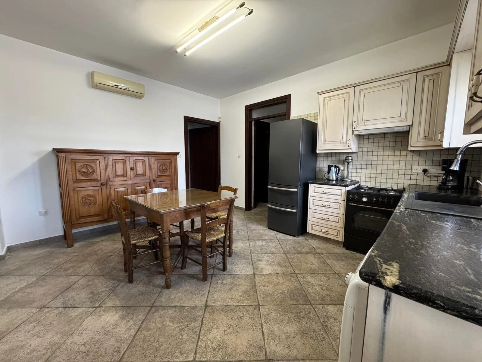 4 Bedroom House for Rent in Agios Tychonas, Limassol District