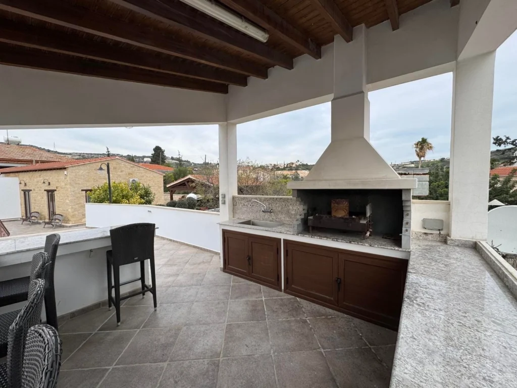 4 Bedroom House for Rent in Agios Tychonas, Limassol District