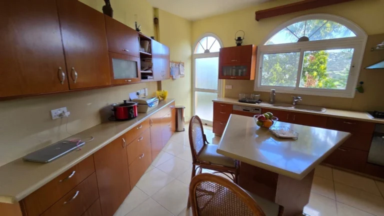 500m² House for Sale in Asgata, Limassol District