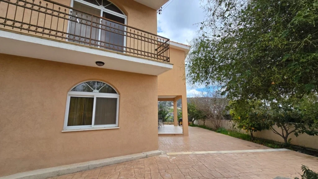 500m² House for Sale in Asgata, Limassol District