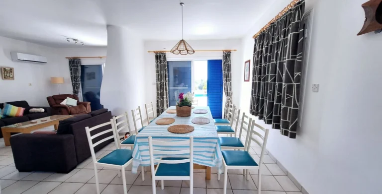 5 Bedroom House for Rent in Chlorakas, Paphos District