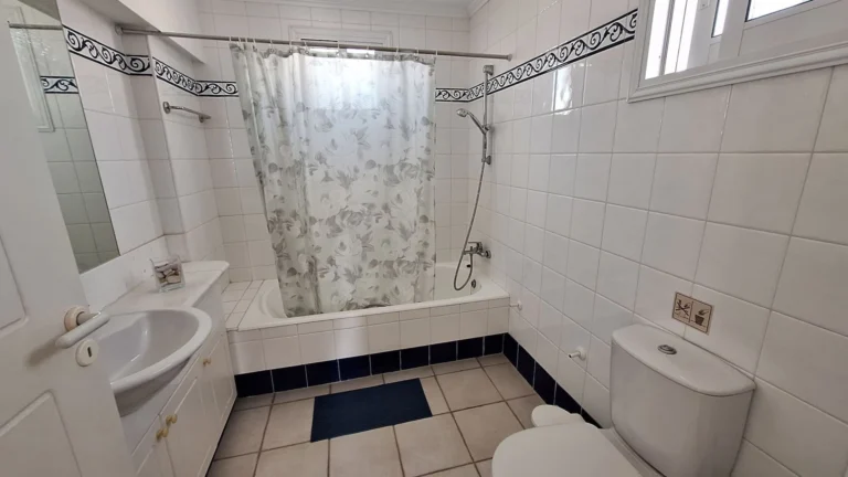 5 Bedroom House for Rent in Chlorakas, Paphos District