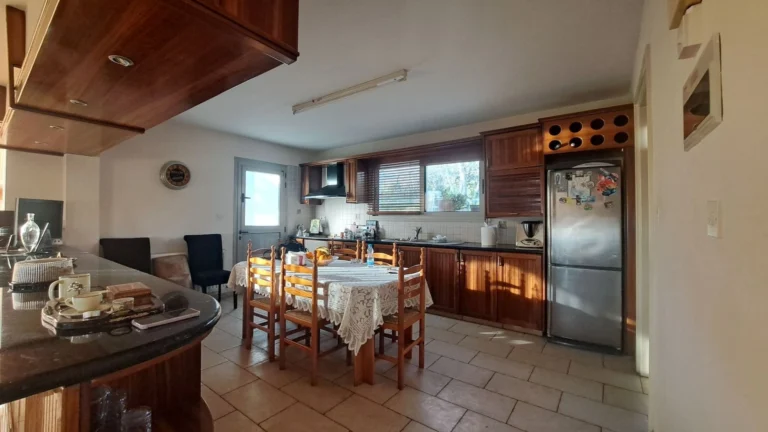5 Bedroom House for Sale in Armou, Paphos District
