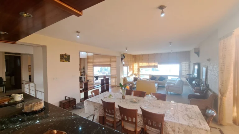 5 Bedroom House for Sale in Armou, Paphos District