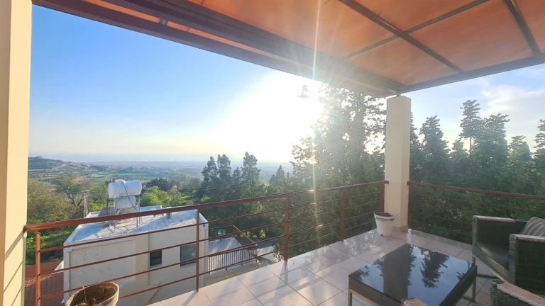 5 Bedroom House for Sale in Armou, Paphos District