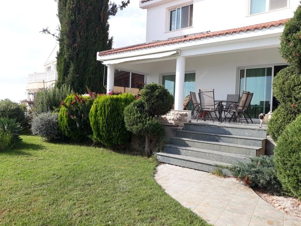 5 Bedroom House for Rent in Armou, Paphos District