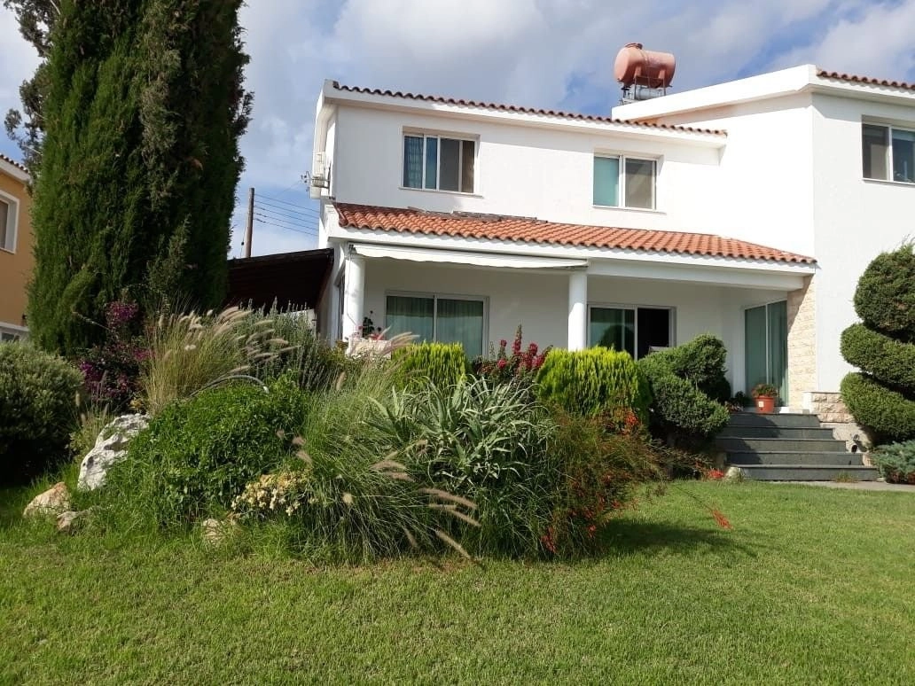 5 Bedroom House for Rent in Armou, Paphos District
