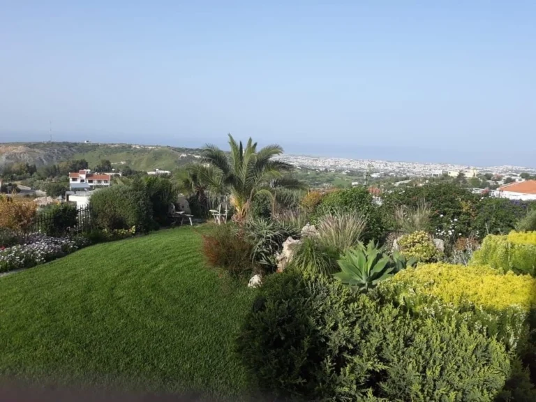 5 Bedroom House for Rent in Armou, Paphos District