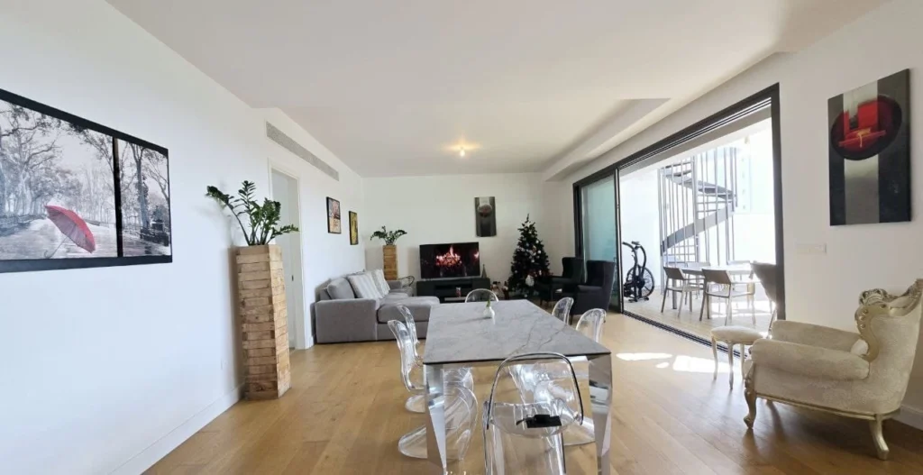 4 Bedroom Apartment for Rent in Potamos Germasogeias, Limassol District