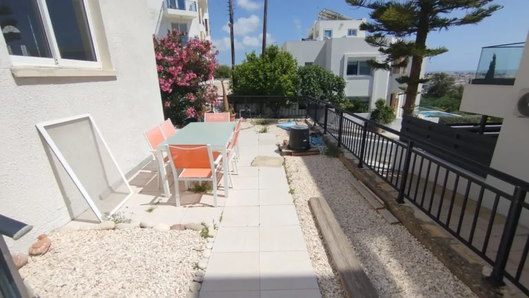 3 Bedroom Apartment for Sale in Tombs Of the Kings, Paphos District