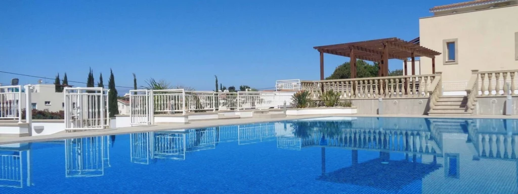 2 Bedroom Apartment for Sale in Paphos – Universal