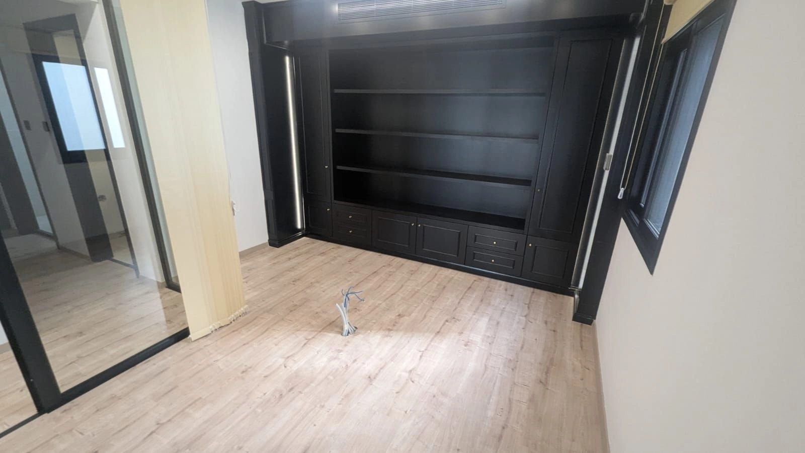 130m² Office for Rent in Limassol District