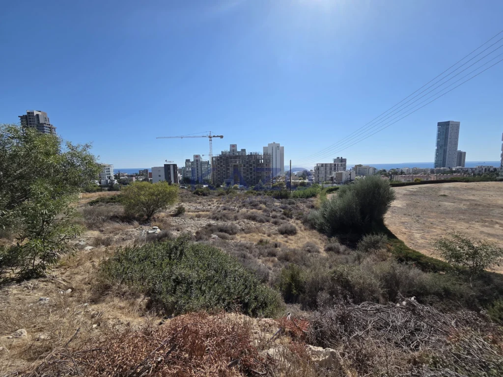880m² Plot for Sale in Agios Tychonas, Limassol District