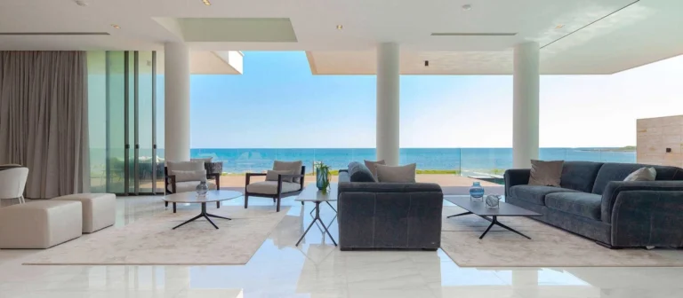 5 Bedroom House for Sale in Chlorakas, Paphos District