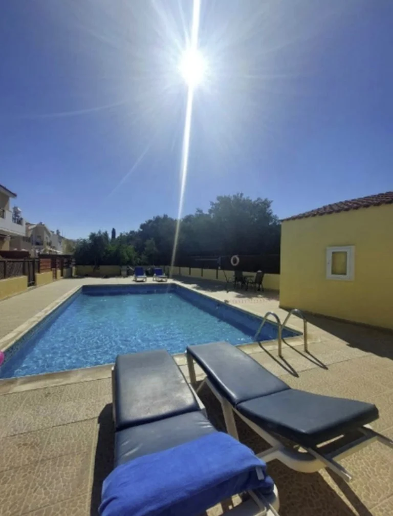 2 Bedroom House for Sale in Chlorakas, Paphos District