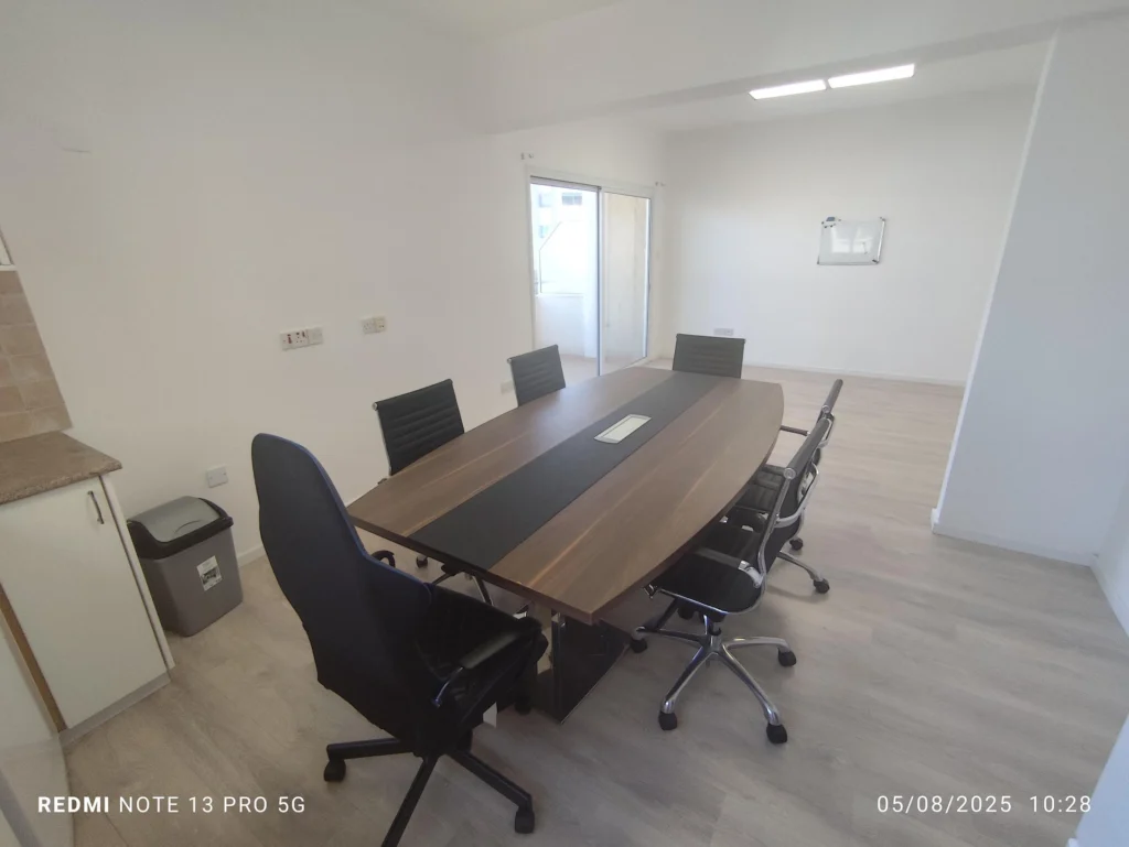 100m² Office for Rent in Limassol District