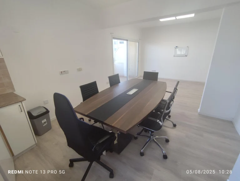 100m² Office for Rent in Limassol District