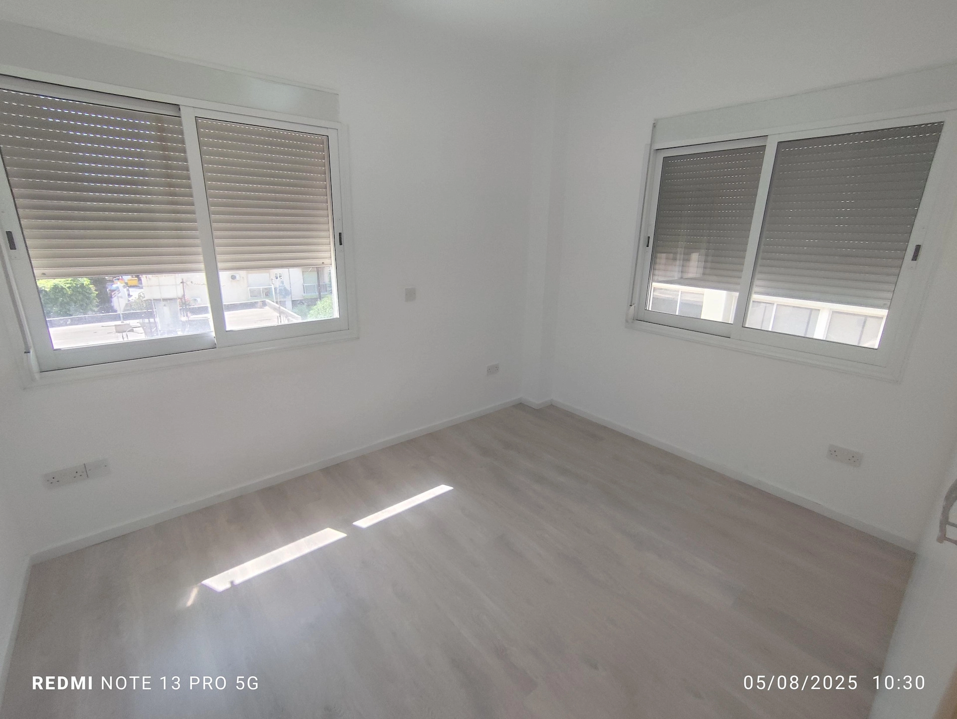 100m² Office for Rent in Limassol District