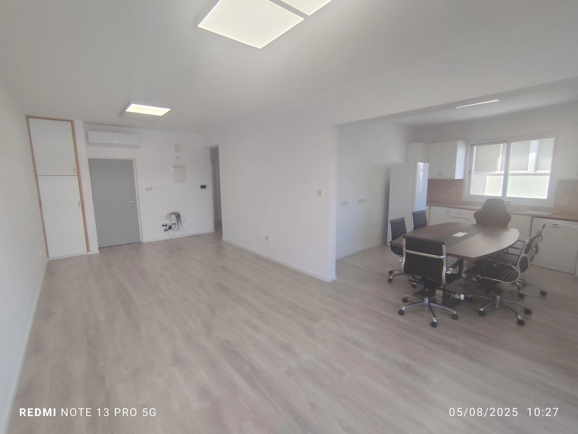 100m² Office for Rent in Limassol District