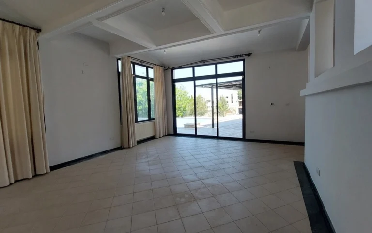 5 Bedroom House for Sale in Geroskipou, Paphos District