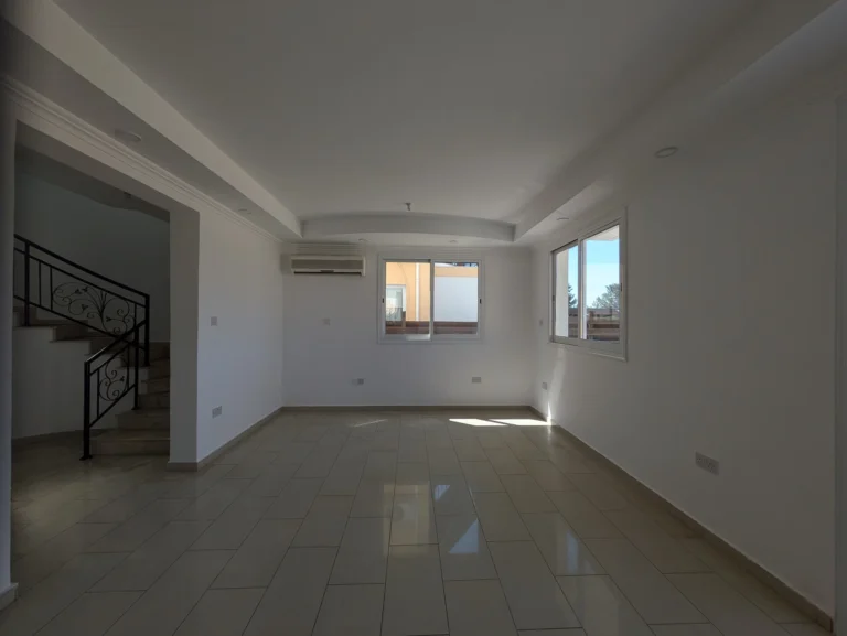 3 Bedroom House for Sale in Chlorakas, Paphos District