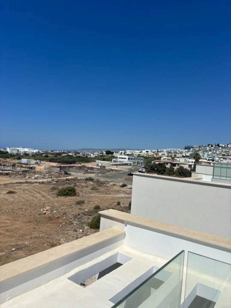 3 Bedroom House for Sale in Tombs Of the Kings, Paphos District